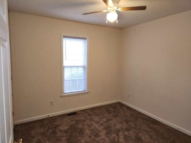 Building Photo - 3 Bedroom 2 Bath for Rent!!!
