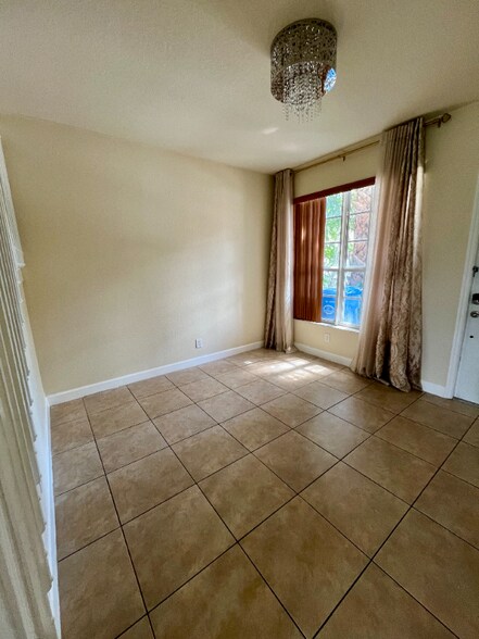 Building Photo - 3161 NW 33rd St