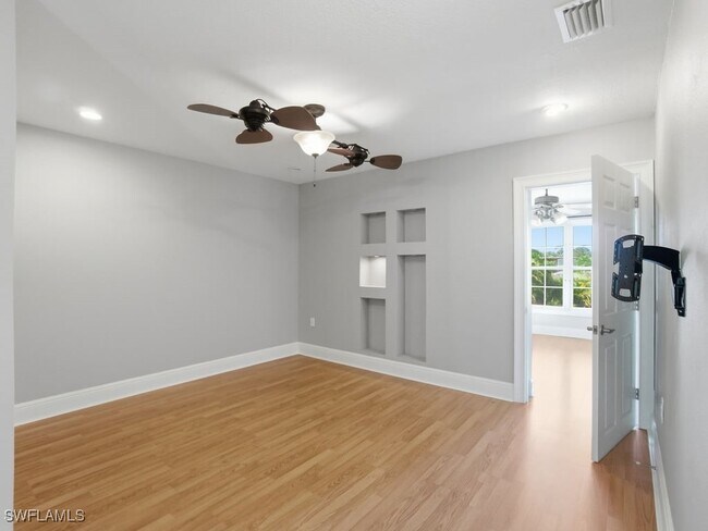 Building Photo - 4920 Shady River Ln