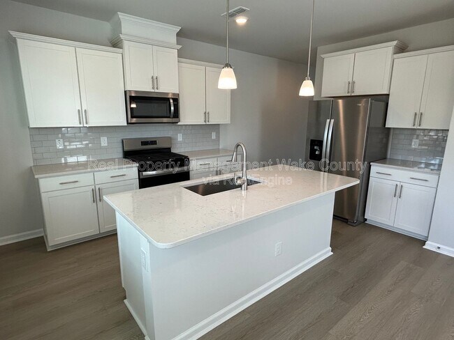 Building Photo - 2795 Cassius Dr
