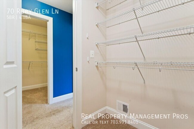 Building Photo - 70 Ruby Glen Ln