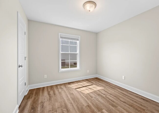 Building Photo - 613 St George Way