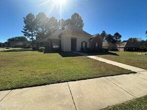 Building Photo - 101 Cedar Green Cove