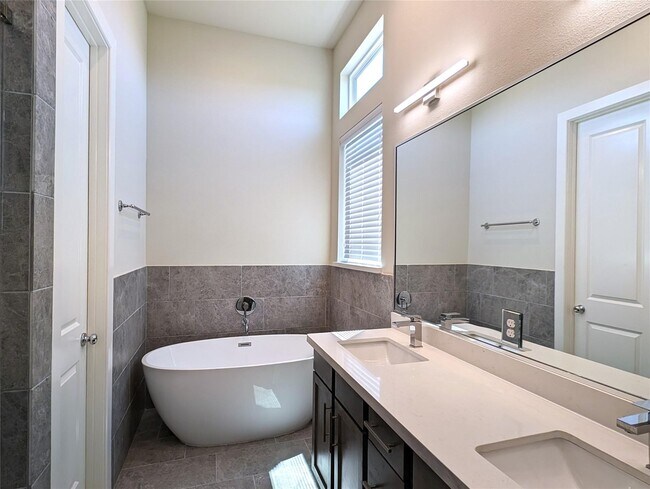 Building Photo - 803 Burton Lndg Ln