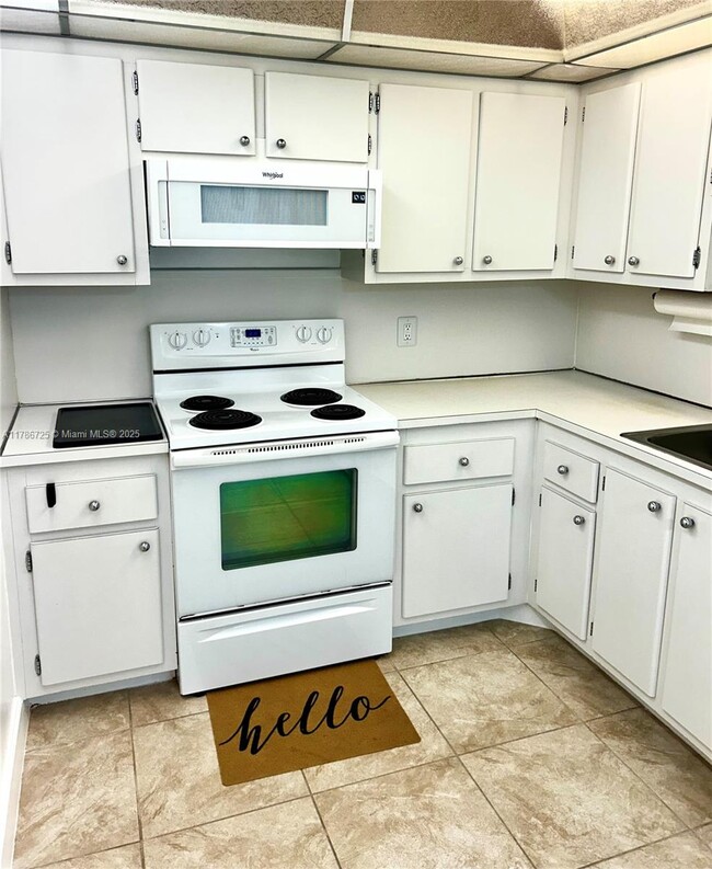 Building Photo - 1200 NE Miami Gardens Dr