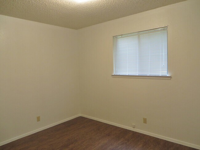 Building Photo - 2 Bedroom 2 Bathroom Georgetown Duplex