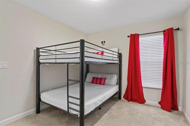 Building Photo - 4700 Sleepy Hollow Dr