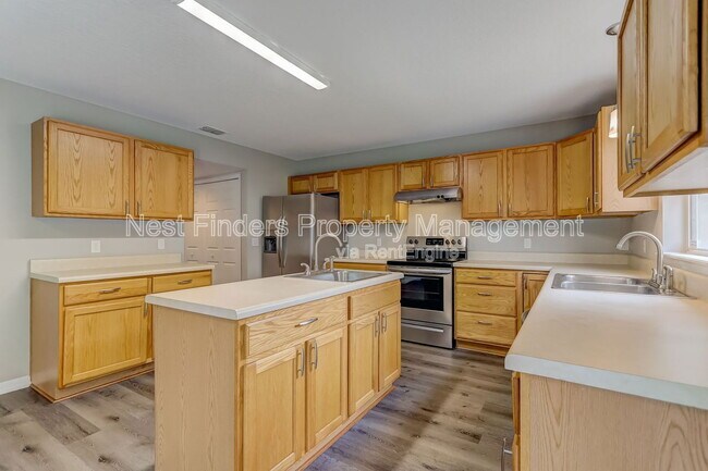 Building Photo - 172 King Arthur Ct