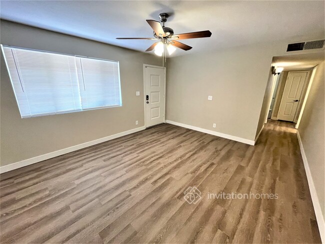 Building Photo - 409 N Central Dr