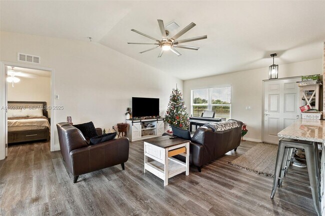 Building Photo - 3019 Honeywood Rd