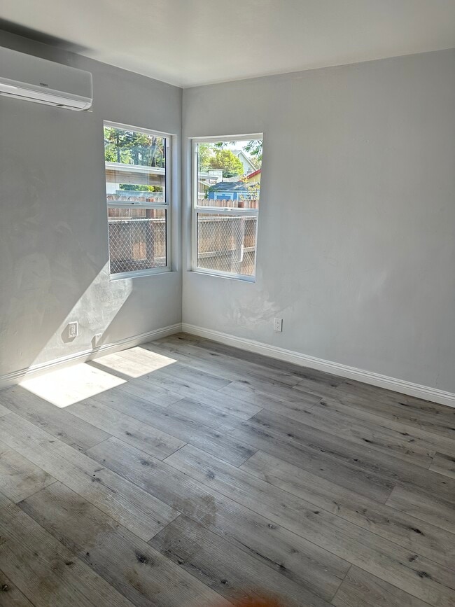 Building Photo - 1758 Lincoln Ave