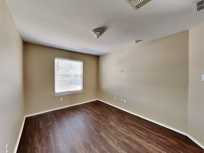 Building Photo - 6815 Baron Gate Ct