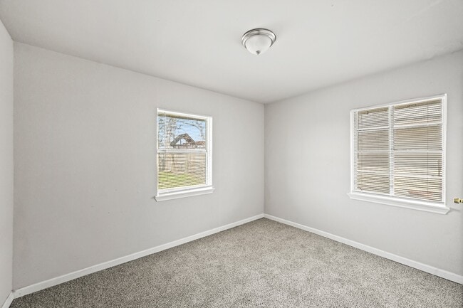 Building Photo - 8829 Woodlyn Rd