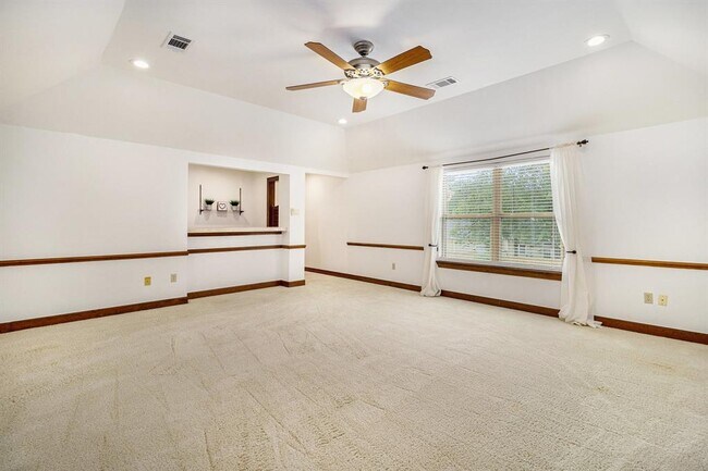 Building Photo - 8007 Vintage Creek Dr