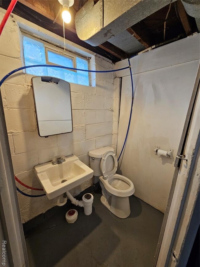 Building Photo - 12180 Wayburn St