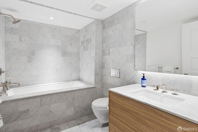 Building Photo - 2121 Webster St