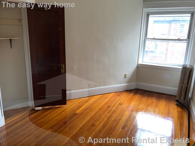 Building Photo - 163 Summer St