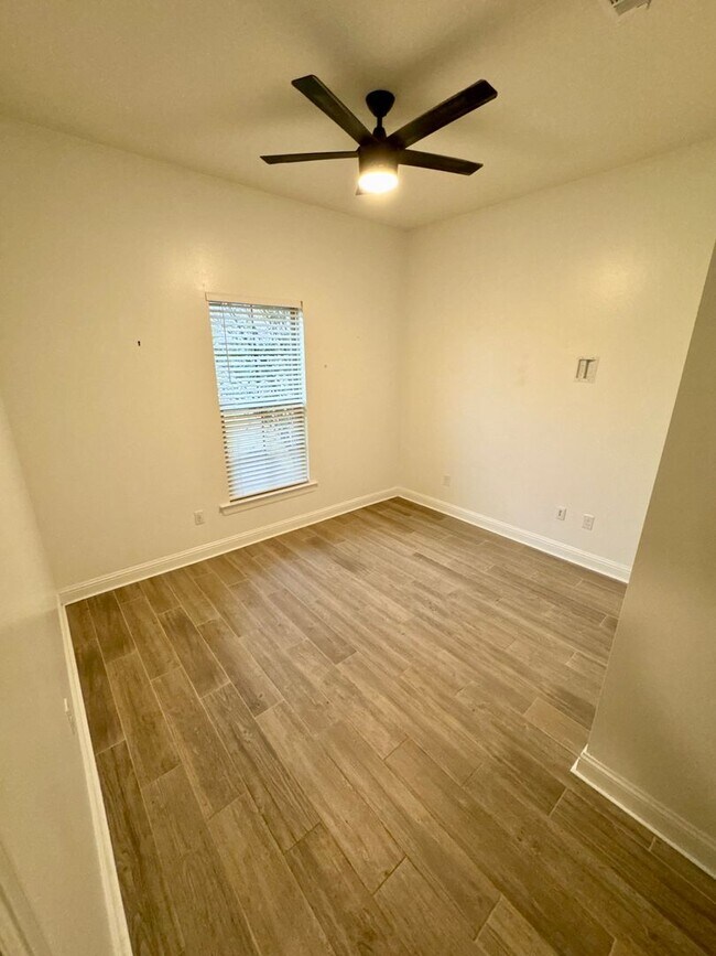 Building Photo - Willow Heights Home!