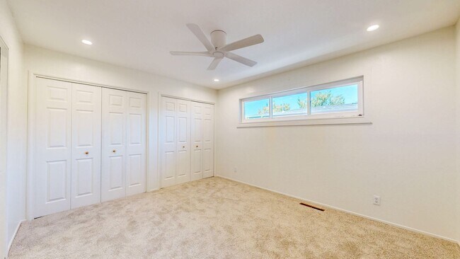 Building Photo - 1925 Leafgreen Dr