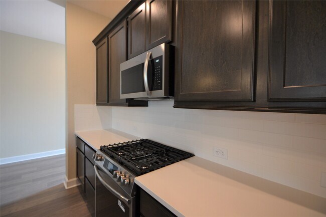 Building Photo - 3207 Kindred Wy