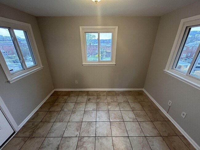 Building Photo - 5338 Chillum Pl NE