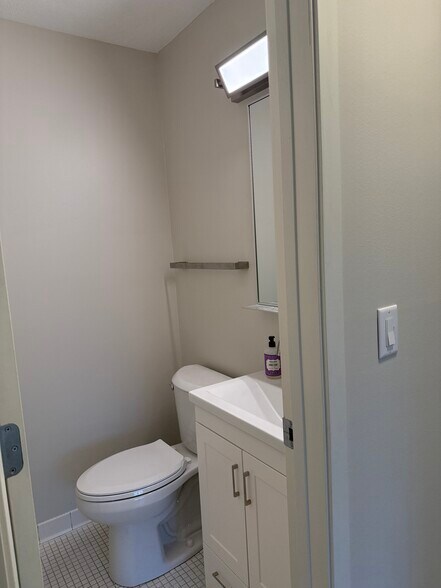 1/2 Bath - 9400 Old Cedar Ave S