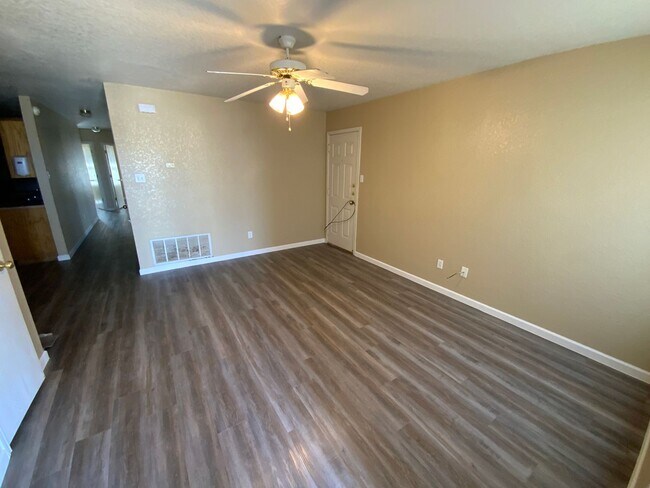 Building Photo - 2602 Edgefield St