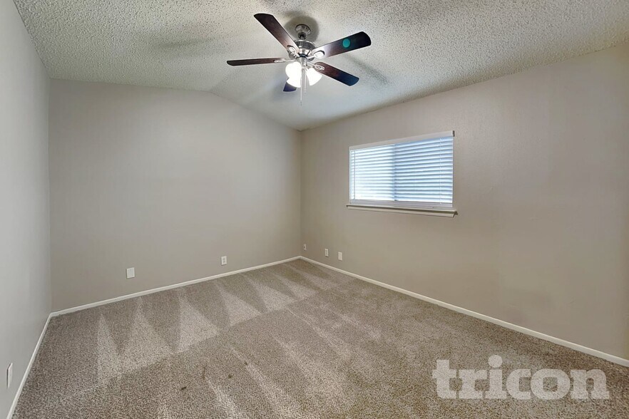 Building Photo - 9506 Sugarloaf Dr