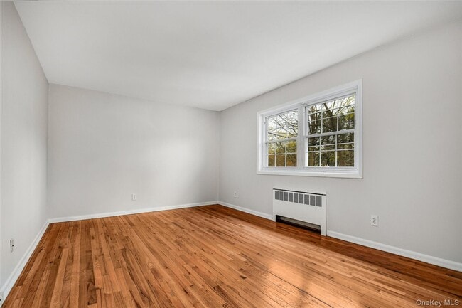 Building Photo - 451 Main St