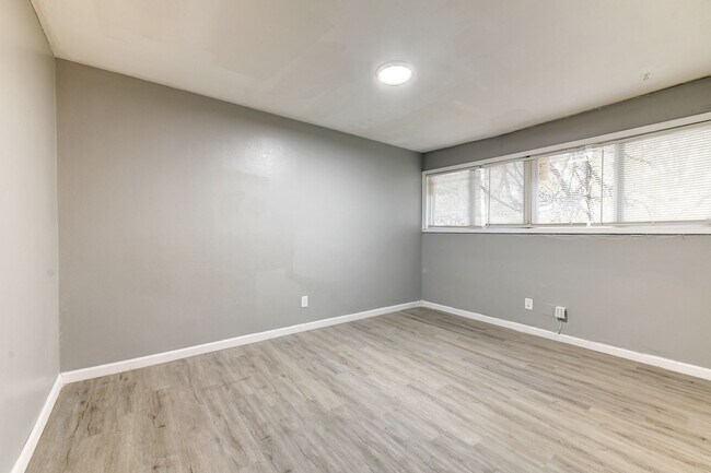 Building Photo - Charming 3-Bedroom Home in a Convenient St. Louis Location!