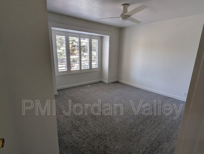 Building Photo - 5233 W 6600 S