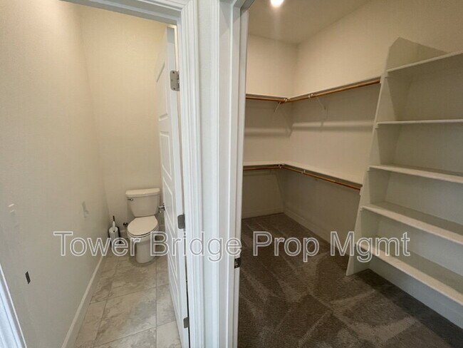 Building Photo - 5603 Drifton Way