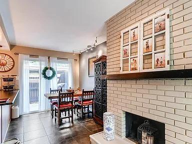 Building Photo - 5904 S Willow Way