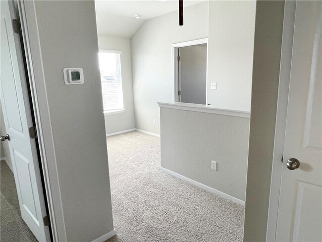 Building Photo - 208 Living Reef Dr
