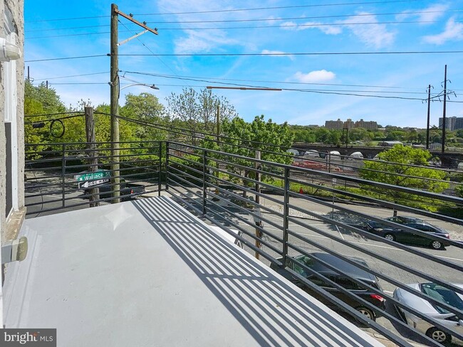 Building Photo - 637 N 32nd St