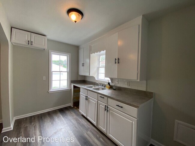 Building Photo - 3 br, 1 bath House - 19601 Sunset Dr