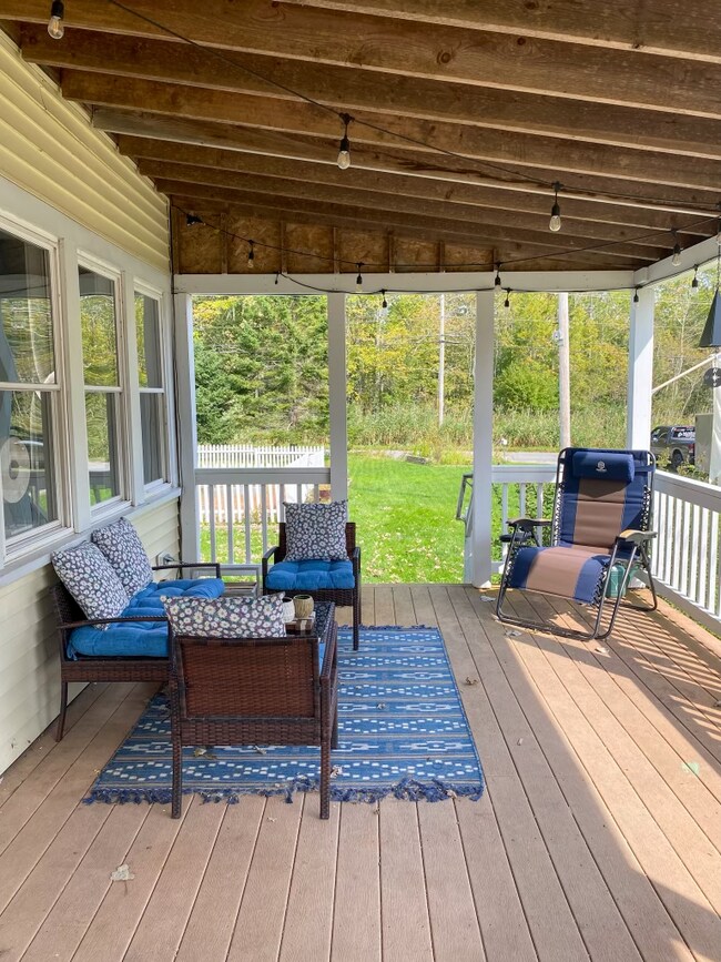 Building Photo - 7 Landry Ln