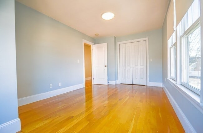 Building Photo - 429 Gallivan Blvd