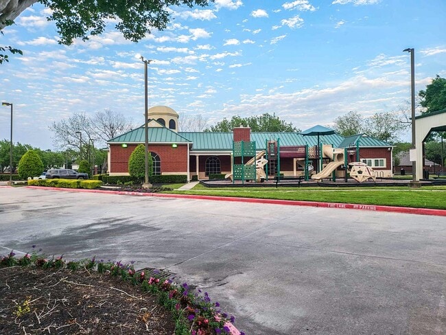 Building Photo - 419 Thorpe Springs Dr