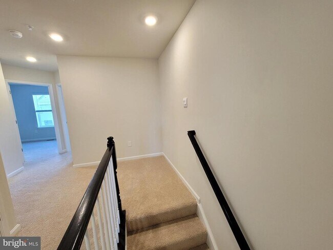 Building Photo - 754 Union St