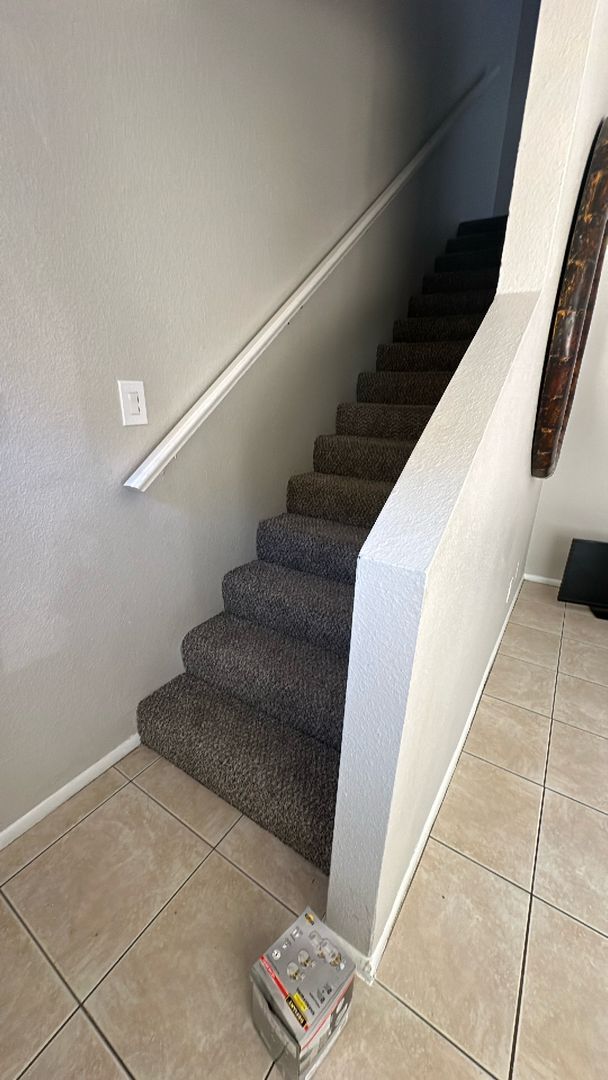 Building Photo - Updated 2 Bed/1 Bath Condo at 43rd Ave & I...