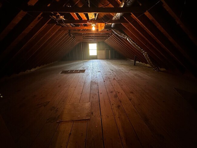 Building Photo - *Move in Special - Spacious 3 bedroom/ 2.5 bath home near Exit 8 - Morristown, TN