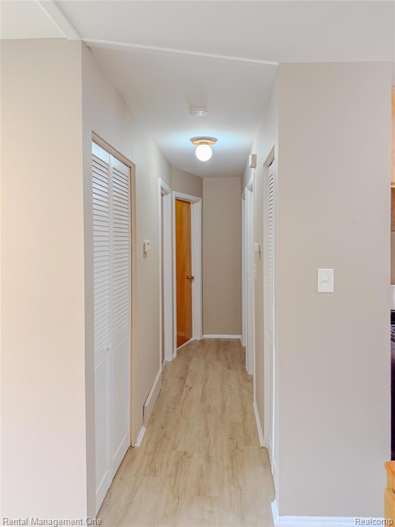 Building Photo - 34381 Rosslyn St