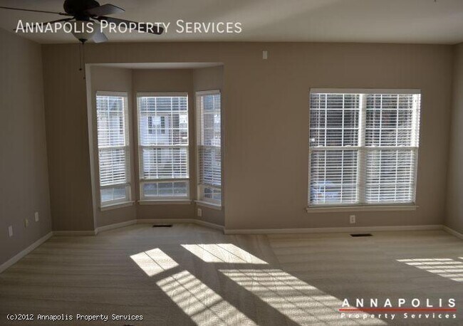 Building Photo - 2701 Thornbrook Ct