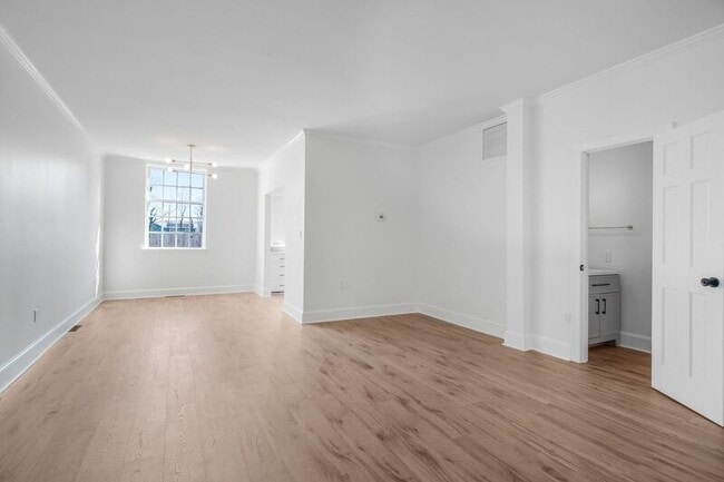 Building Photo - 1216 Sophia St