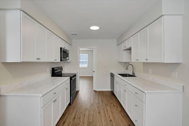 Building Photo - 3080 Pine Valley Rd