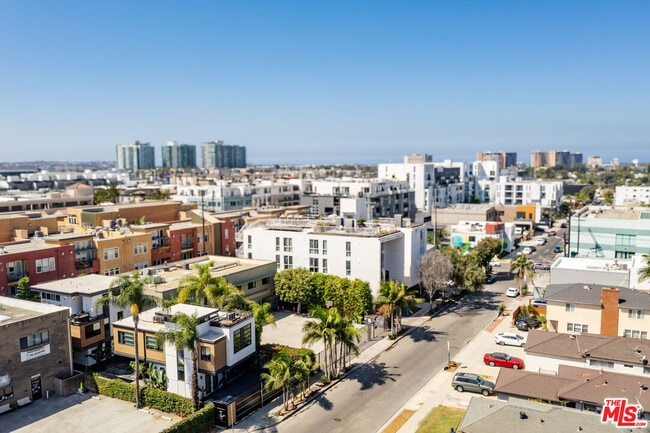 Building Photo - 13354 Beach Ave