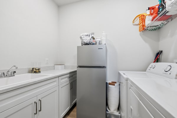 Building Photo - 534 SW 145th Dr