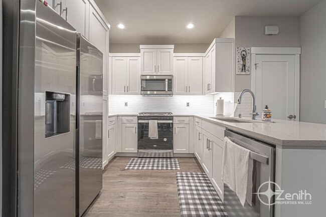 Building Photo - 10004 NE 134th Ave