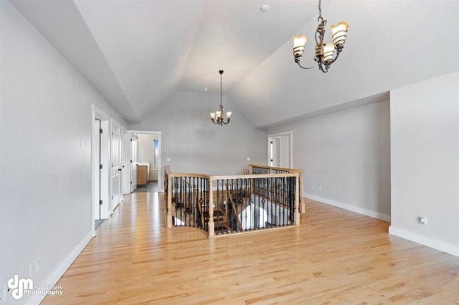 Building Photo - Gorgeous Palmer Home!